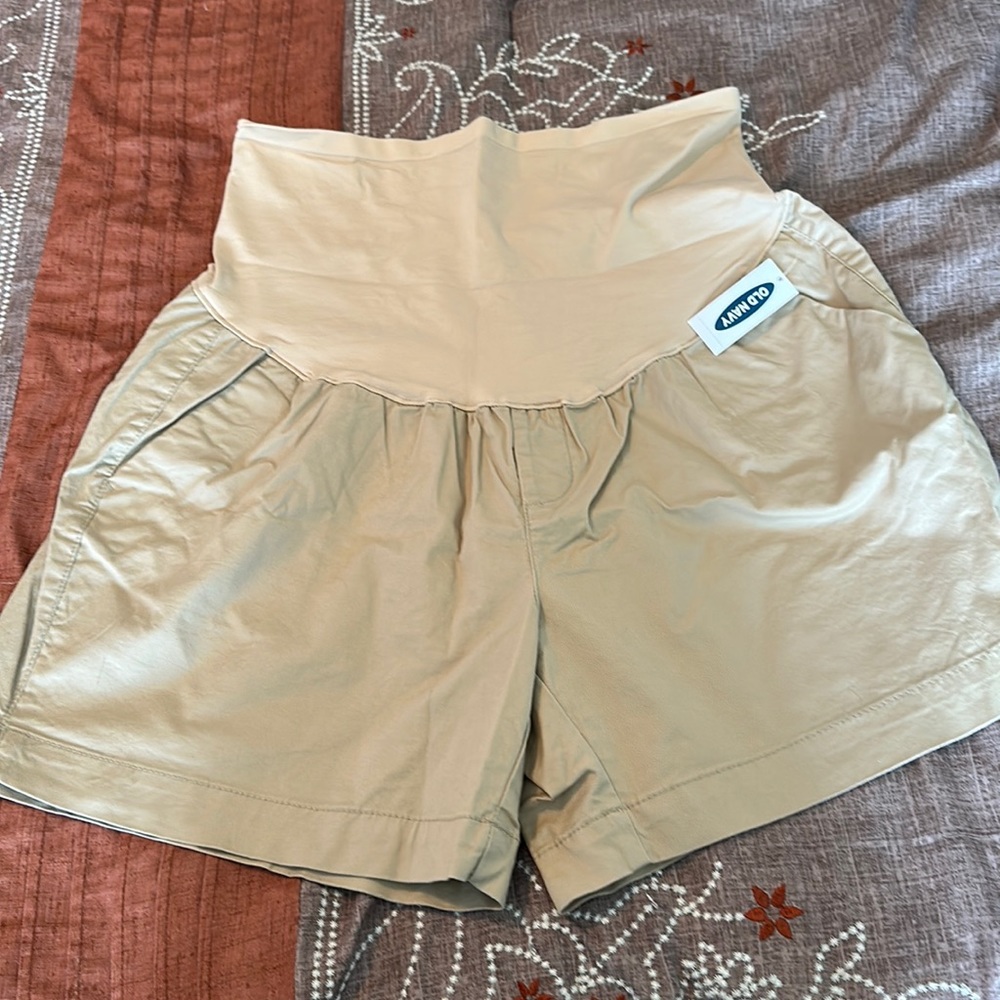 NWT Old Navy Maternity short